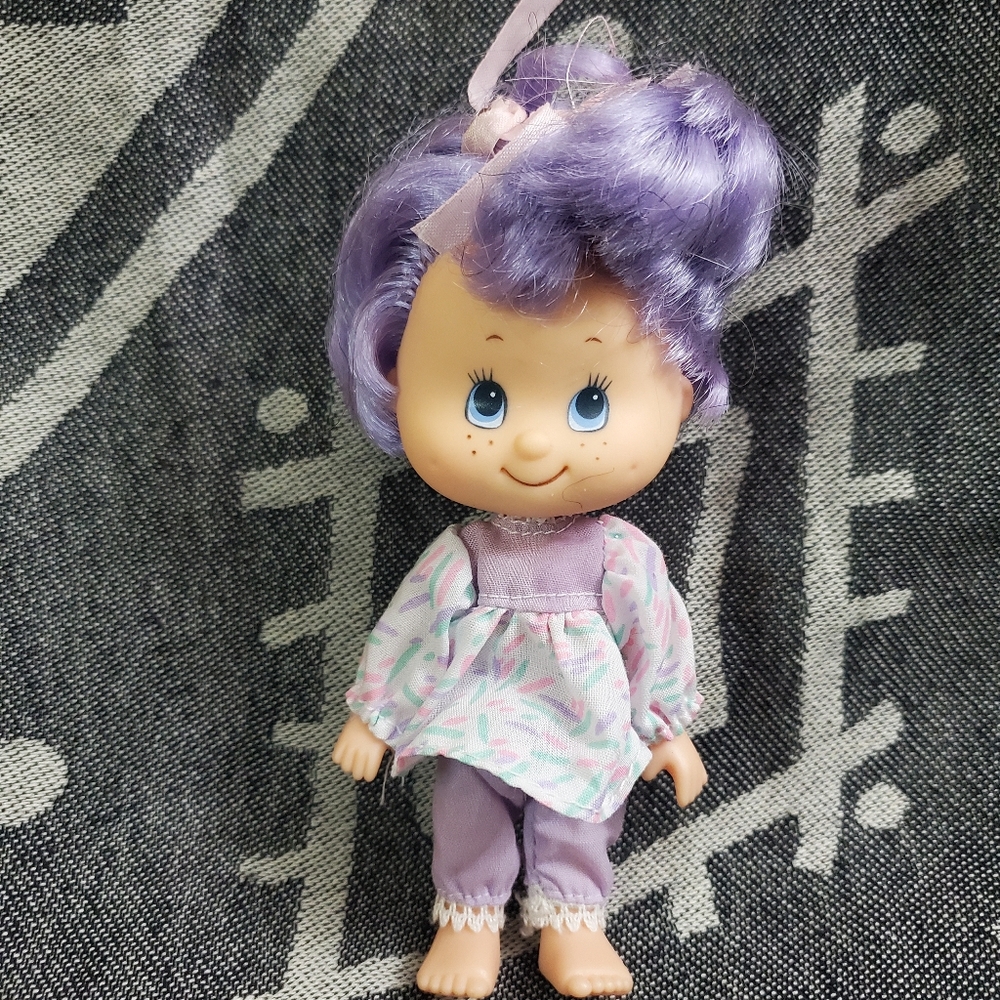 1990's Vtg TNT Sweet Scents Strawberry Shortcake Purple Plum Grape Clone 5" Doll